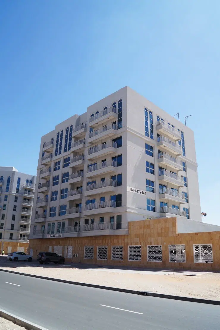 Dania Building 1, Arjan