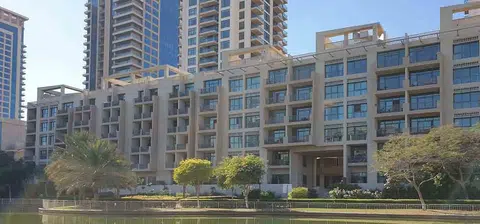 Canal Apartments, The Views