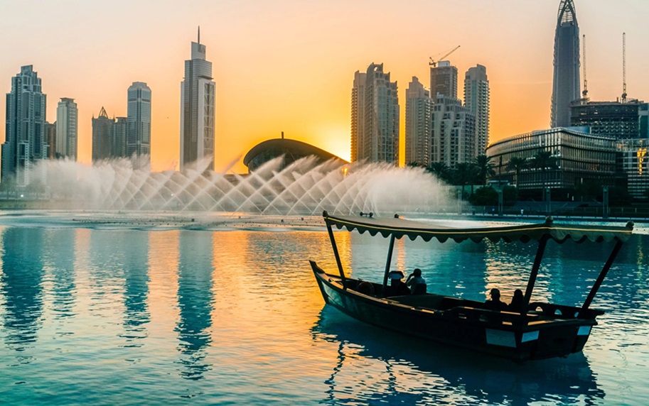 Dubai Fountain Lake Ride