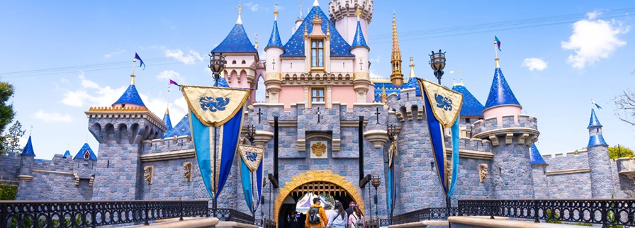 Disneyland Abu Dhabi — The Middle East’s First Disney Park Set to Open on Yas Island