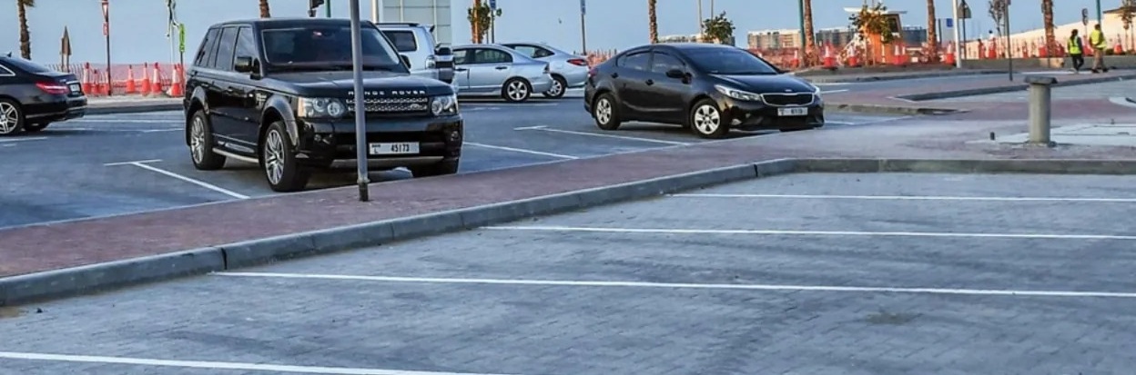 Dubai Introduces New 24/7 Paid Parking Zone at Al Khail Gate